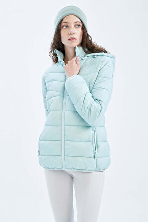 DeFacto Su İtici Rüzgar Geçirmez DeFactoFit Slim Fit Kapüşonlu Mont Z0803AZ23SPTR426